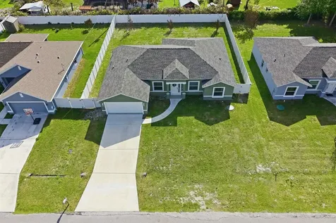 621 SE Prineville Street Port St Lucie FL 34983