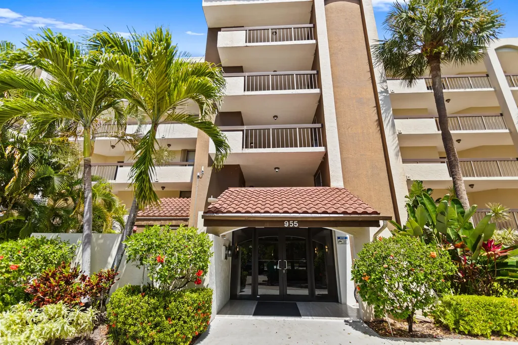 955 Egret Circle Delray Beach FL 33444