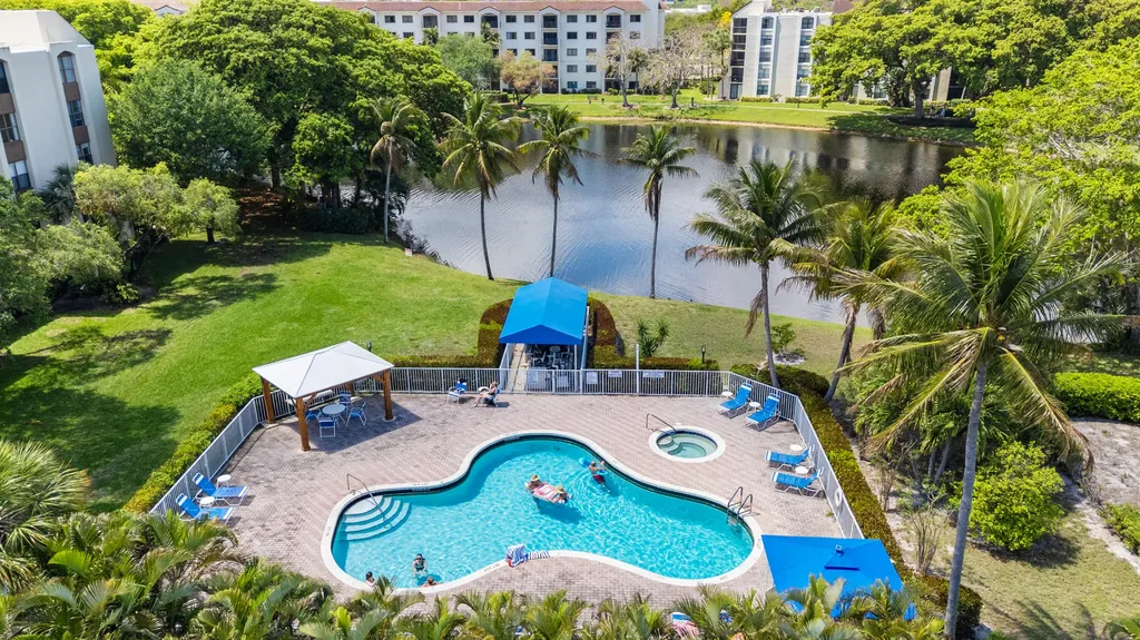 955 Egret Circle Delray Beach FL 33444