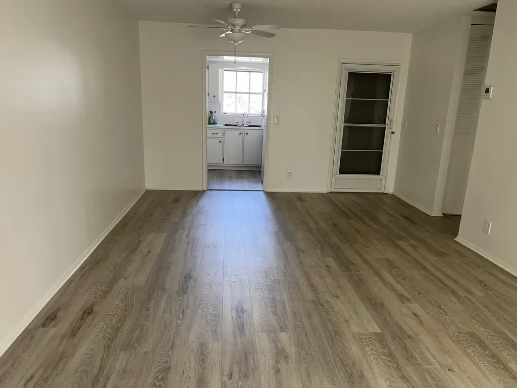 2736 Dudley Drive E West Palm Beach FL 33415