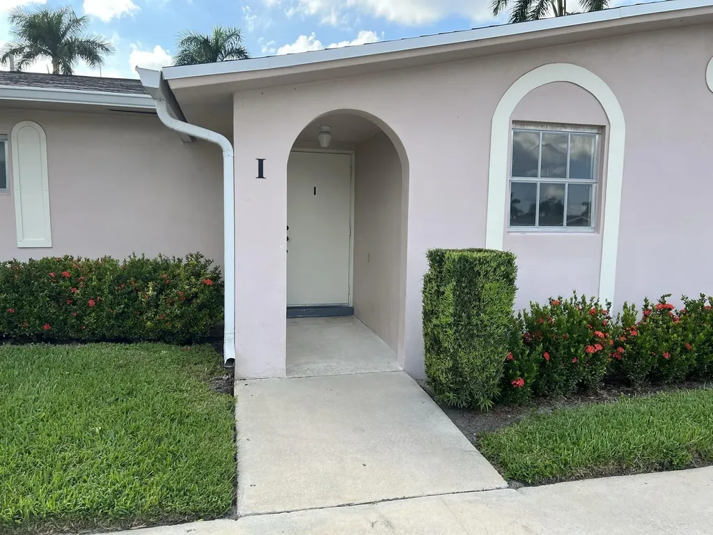 2736 Dudley Drive E West Palm Beach FL 33415
