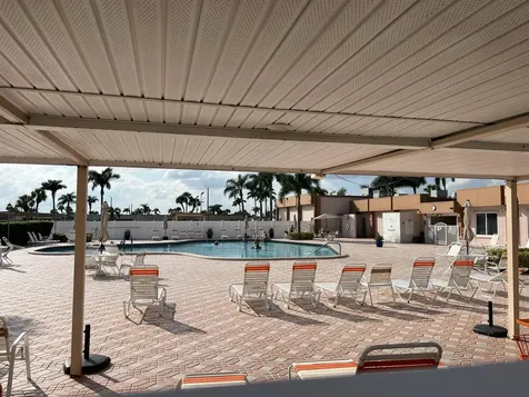 2736 Dudley Drive E West Palm Beach FL 33415