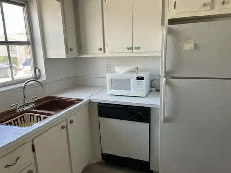 2736 Dudley Drive E West Palm Beach FL 33415