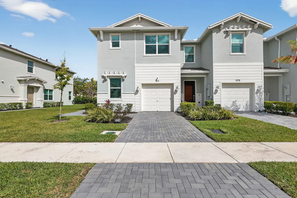 211 SE Woodbark Street Port St Lucie FL 34984