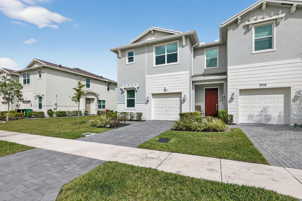 211 SE Woodbark Street Port St Lucie FL 34984