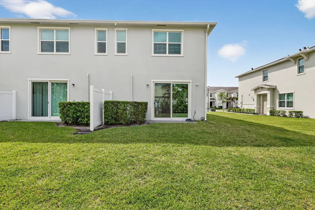 211 SE Woodbark Street Port St Lucie FL 34984
