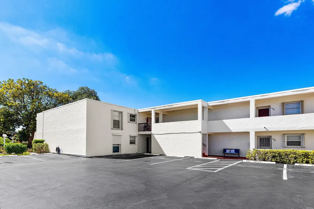 2561 Boundbrook Boulevard Palm Springs FL 33406
