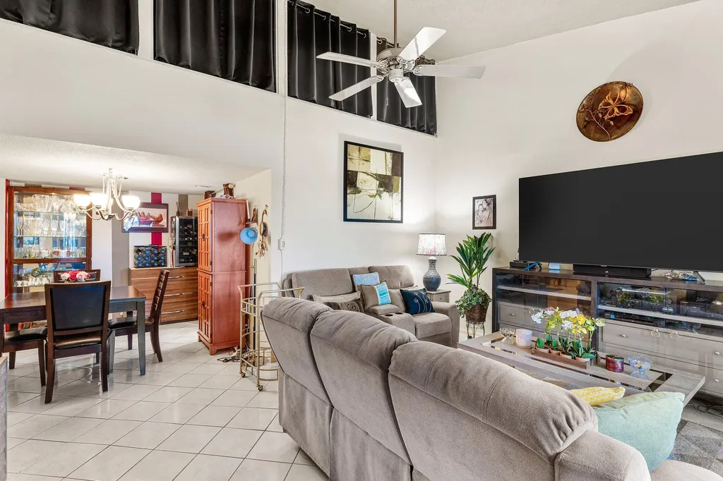 2561 Boundbrook Boulevard Palm Springs FL 33406