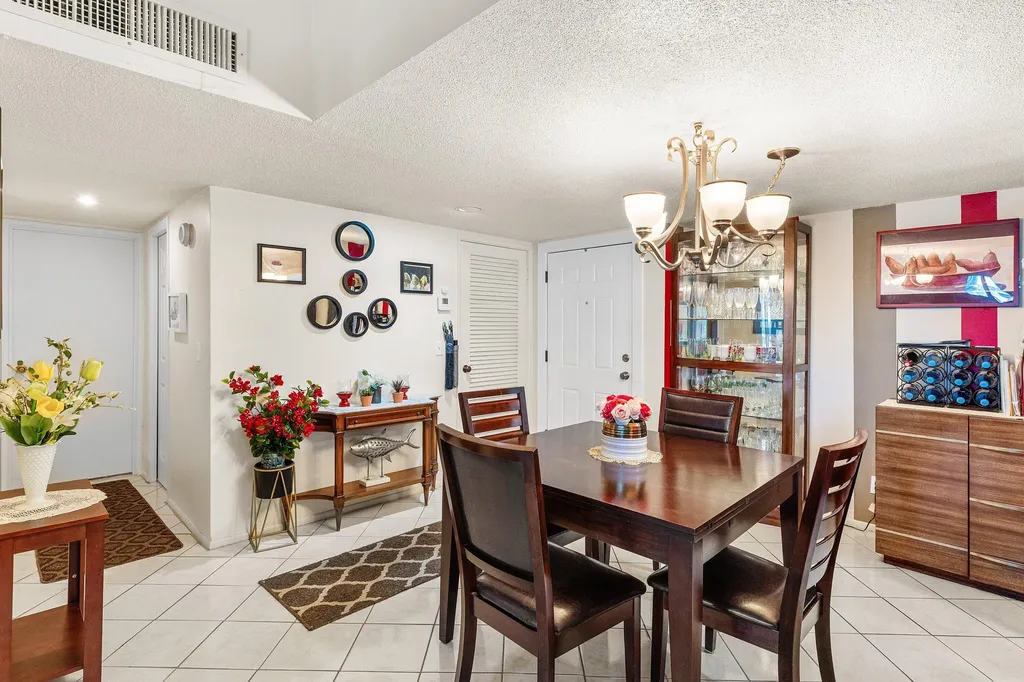 2561 Boundbrook Boulevard Palm Springs FL 33406
