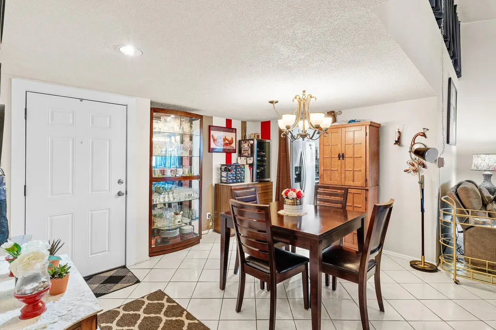 2561 Boundbrook Boulevard Palm Springs FL 33406