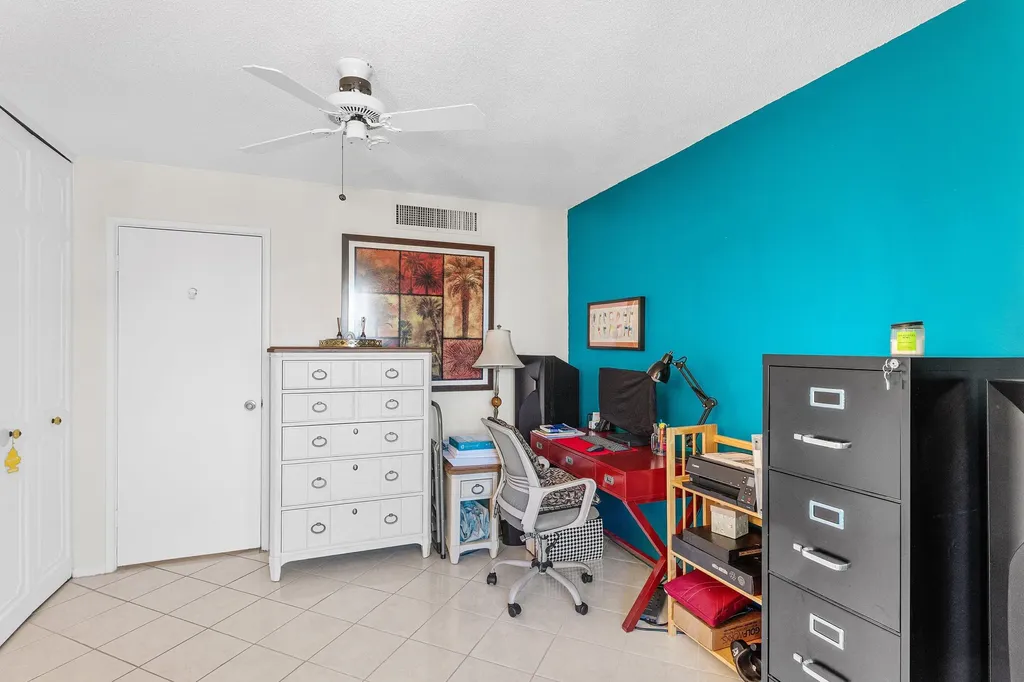 2561 Boundbrook Boulevard Palm Springs FL 33406