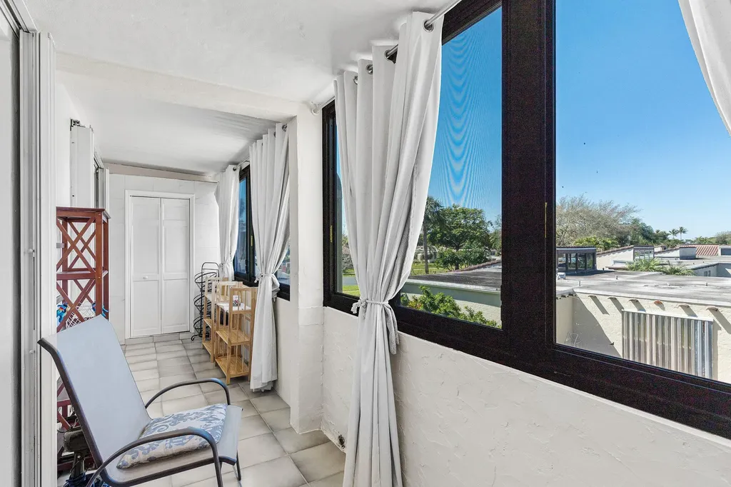 2561 Boundbrook Boulevard Palm Springs FL 33406