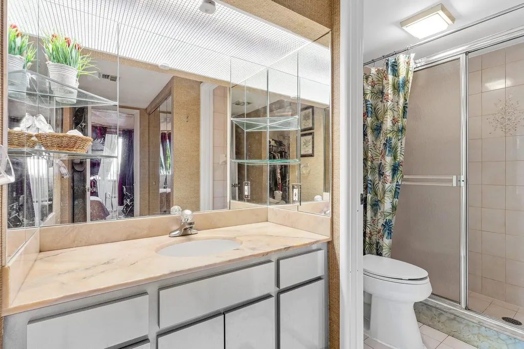2561 Boundbrook Boulevard Palm Springs FL 33406