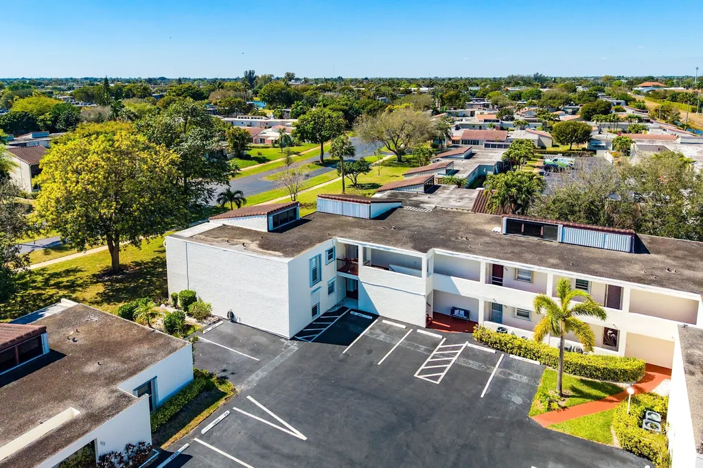 2561 Boundbrook Boulevard Palm Springs FL 33406