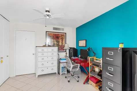 2561 Boundbrook Boulevard Palm Springs FL 33406