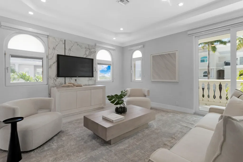 1792 Bay Drive Pompano Beach FL 33062