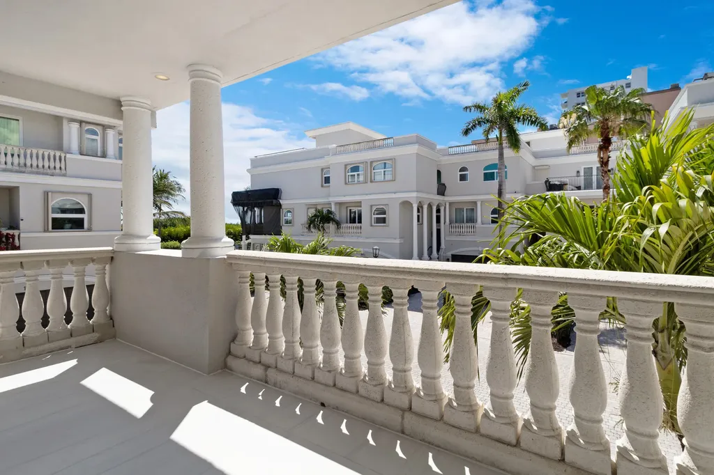 1792 Bay Drive Pompano Beach FL 33062