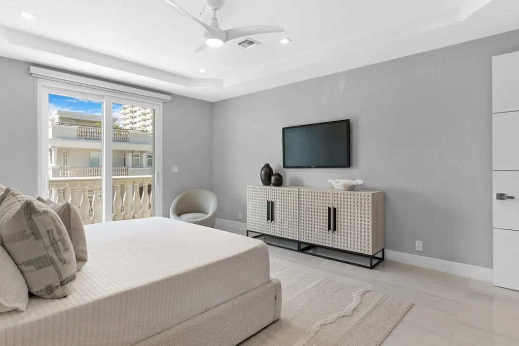 1792 Bay Drive Pompano Beach FL 33062
