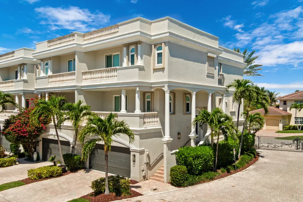 1792 Bay Drive Pompano Beach FL 33062