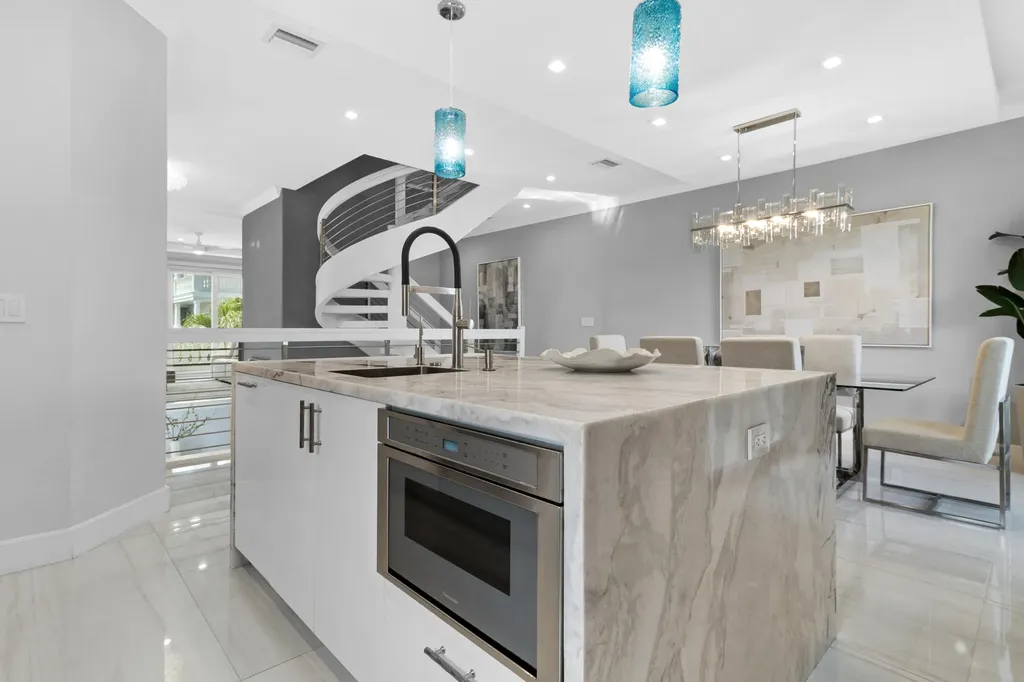 1792 Bay Drive Pompano Beach FL 33062