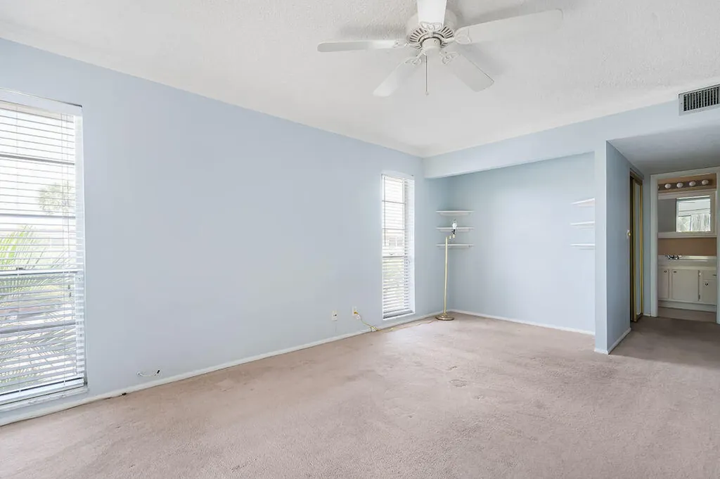 2 Greenway Village N Royal Palm Beach FL 33411