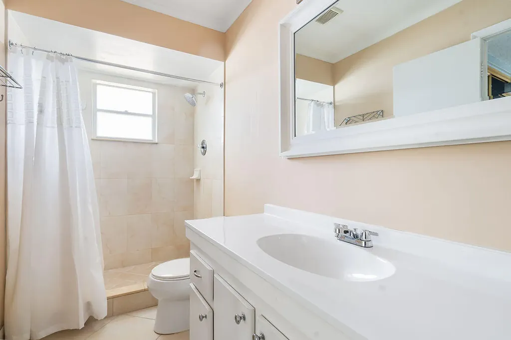 2 Greenway Village N Royal Palm Beach FL 33411