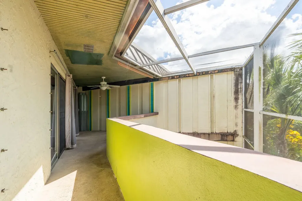 2 Greenway Village N Royal Palm Beach FL 33411