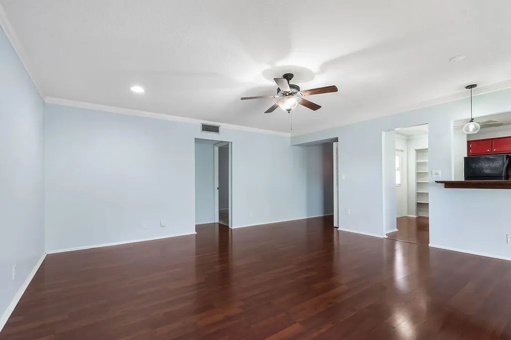 2 Greenway Village N Royal Palm Beach FL 33411