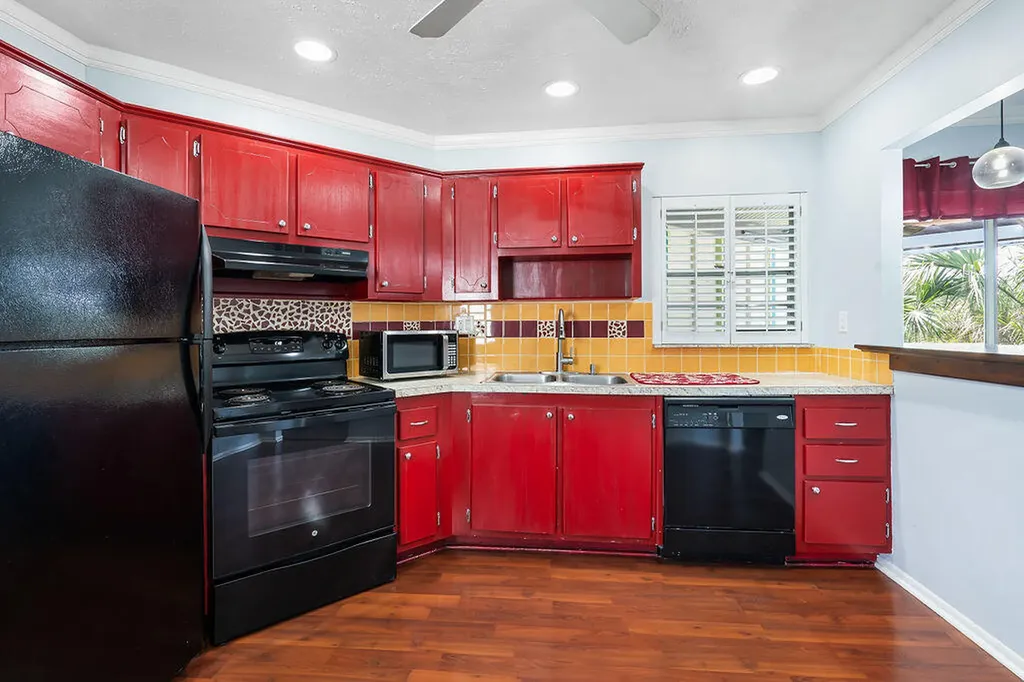 2 Greenway Village N Royal Palm Beach FL 33411