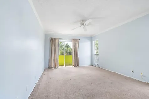 2 Greenway Village N Royal Palm Beach FL 33411
