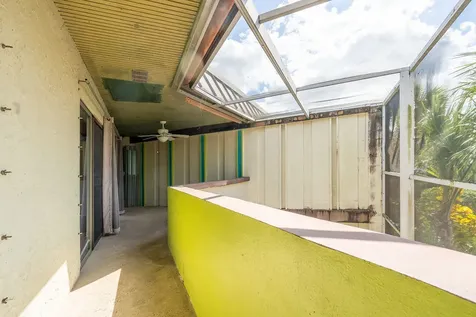 2 Greenway Village N Royal Palm Beach FL 33411