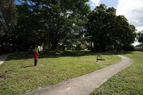 2 Greenway Village N Royal Palm Beach FL 33411