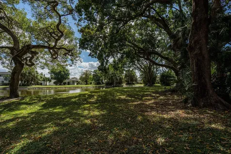 2 Greenway Village N Royal Palm Beach FL 33411