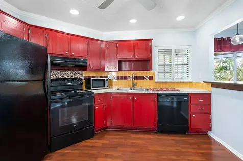 2 Greenway Village N Royal Palm Beach FL 33411