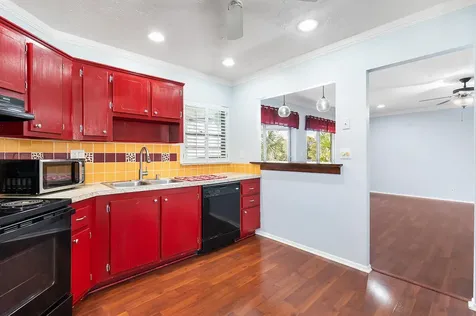 2 Greenway Village N Royal Palm Beach FL 33411