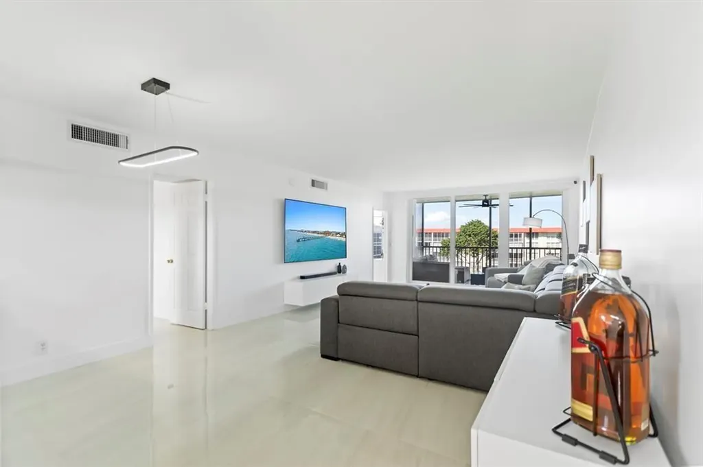 3100 NE 48th Court Lighthouse Point FL 33064
