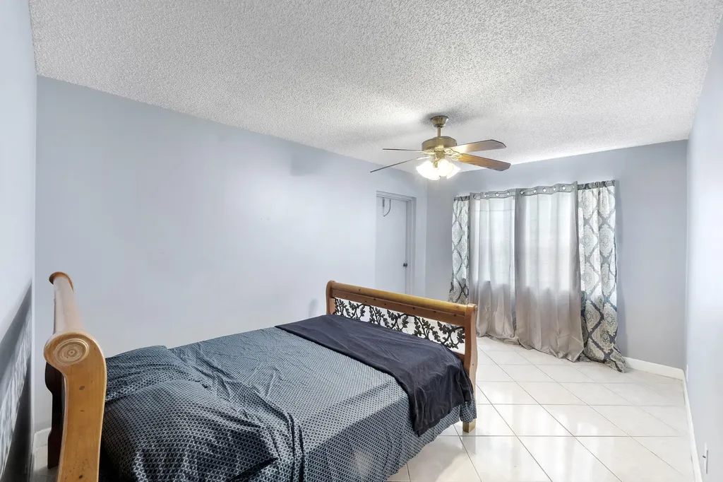 4148 NW 90th Avenue Coral Springs FL 33065