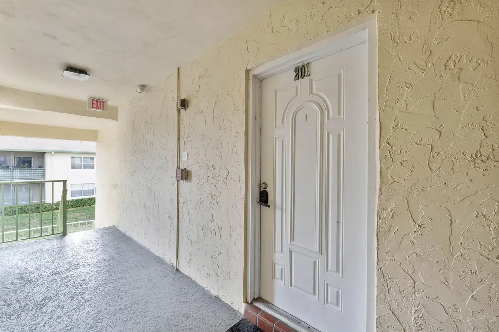 4148 NW 90th Avenue Coral Springs FL 33065