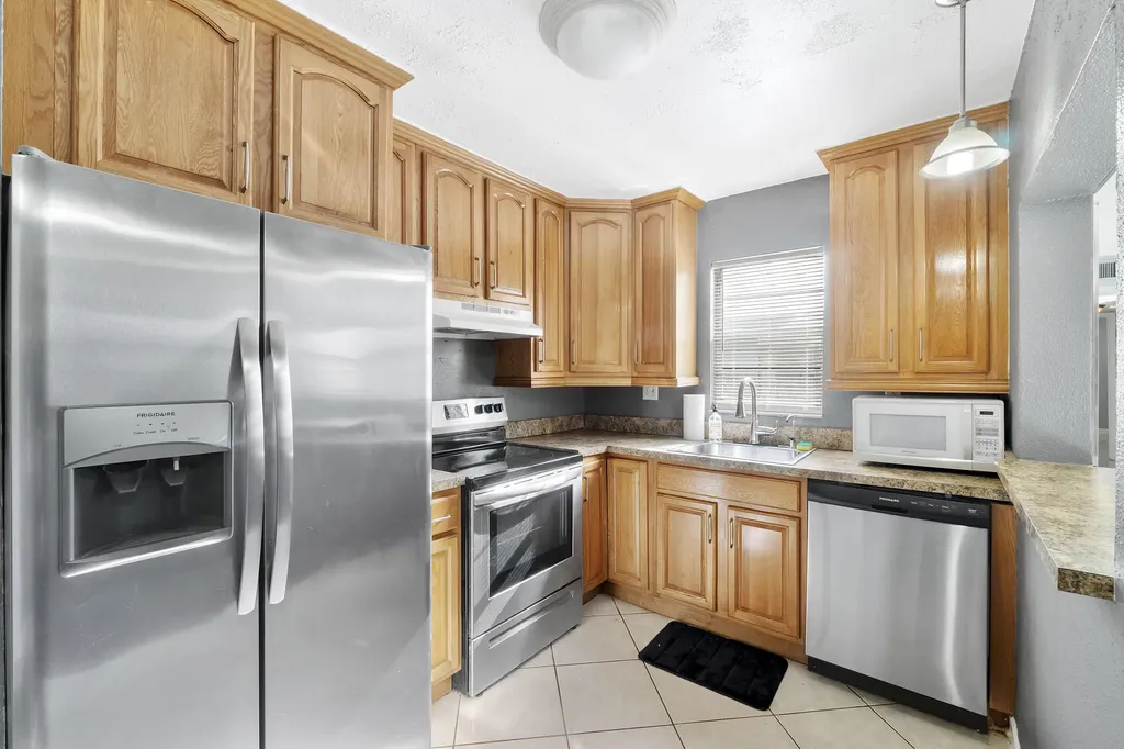 4148 NW 90th Avenue Coral Springs FL 33065