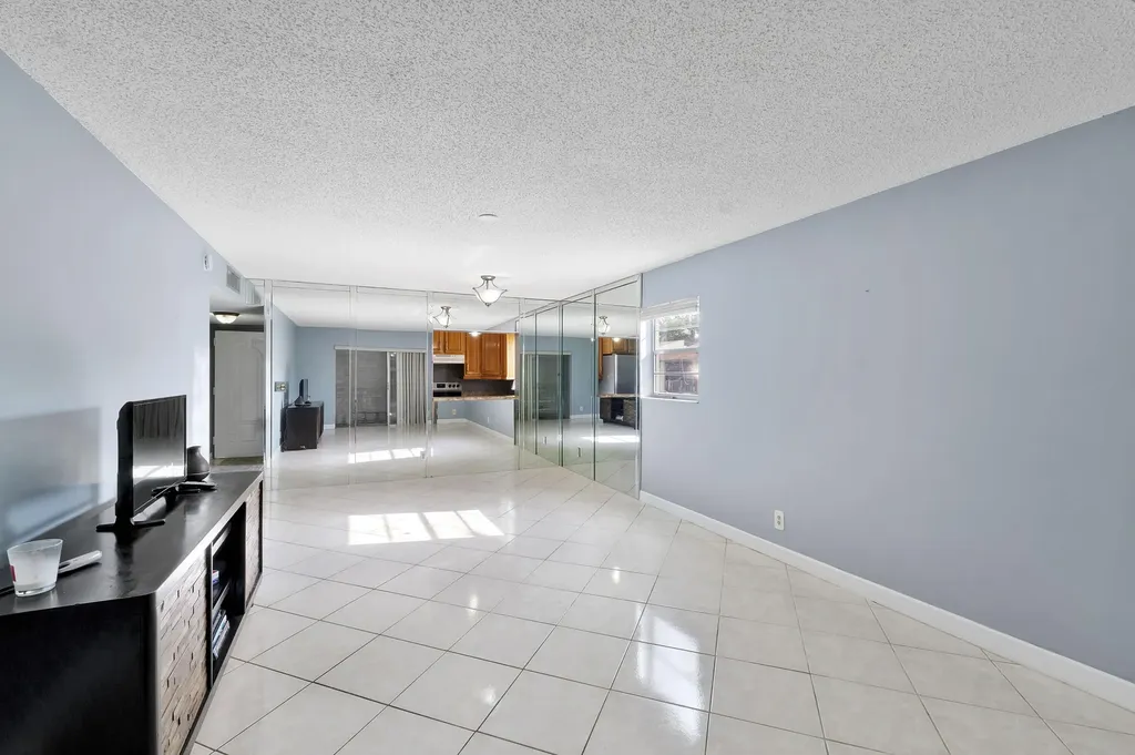 4148 NW 90th Avenue Coral Springs FL 33065