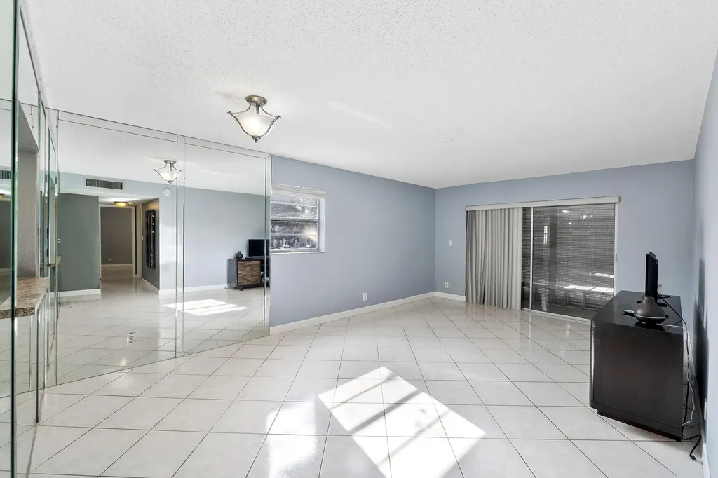 4148 NW 90th Avenue Coral Springs FL 33065