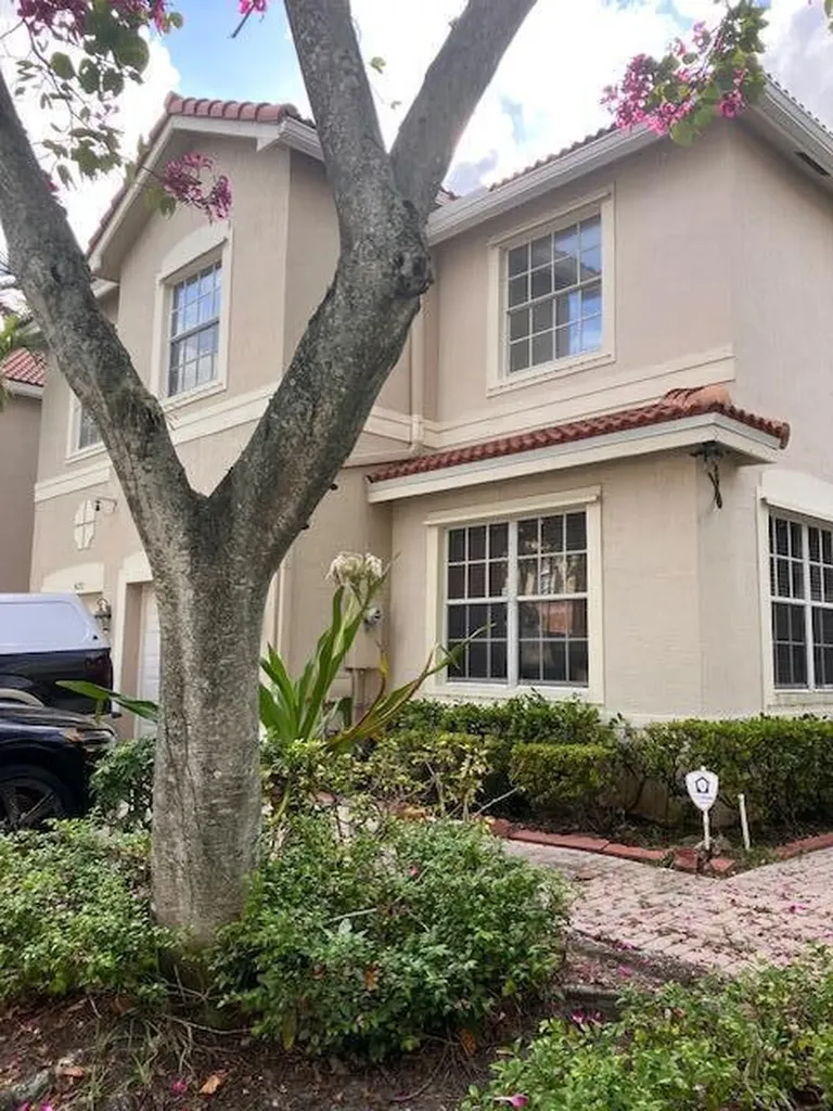 4262 SW 124th Way Miramar FL 33027