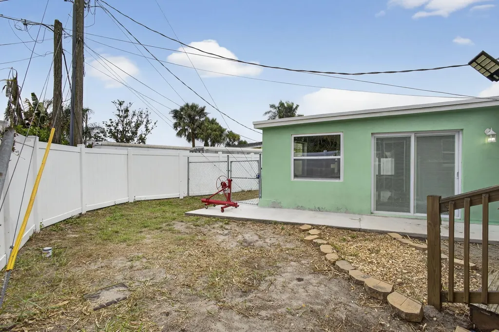 9141 Birmingham Drive Palm Beach Gardens FL 33410