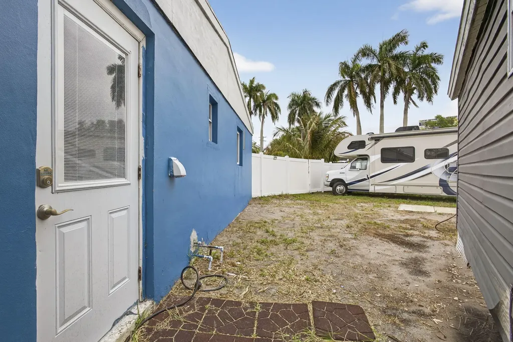 9141 Birmingham Drive Palm Beach Gardens FL 33410