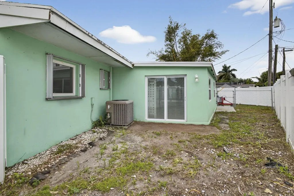 9141 Birmingham Drive Palm Beach Gardens FL 33410