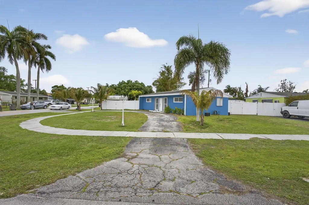 9141 Birmingham Drive Palm Beach Gardens FL 33410