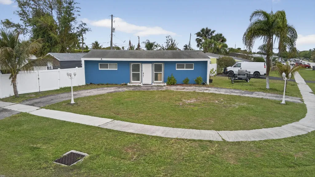 9141 Birmingham Drive Palm Beach Gardens FL 33410
