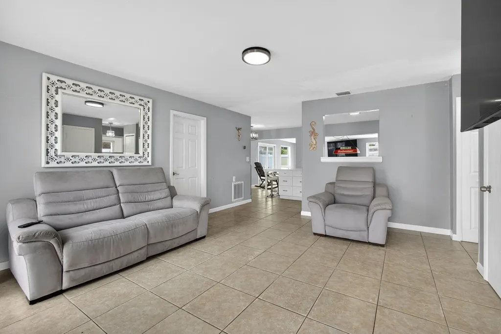 9141 Birmingham Drive Palm Beach Gardens FL 33410