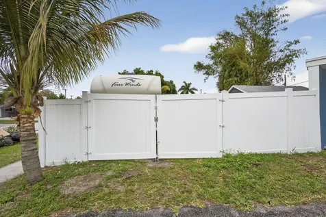 9141 Birmingham Drive Palm Beach Gardens FL 33410