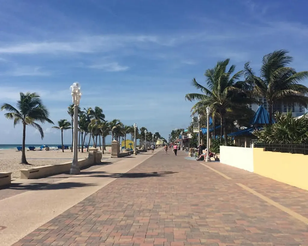 511 S Surf Road Hollywood FL 33019